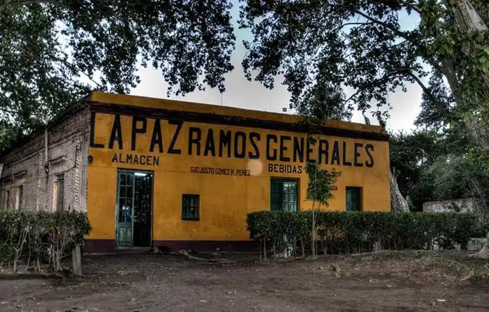 Noche de los Almacenes en Roque Pérez