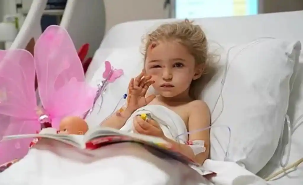 Elif, la niña milagro del terremoto de Esmirna