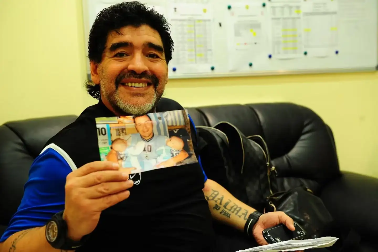 Mara y Dona, las mellizas que homenajean a Diego Maradona - 4