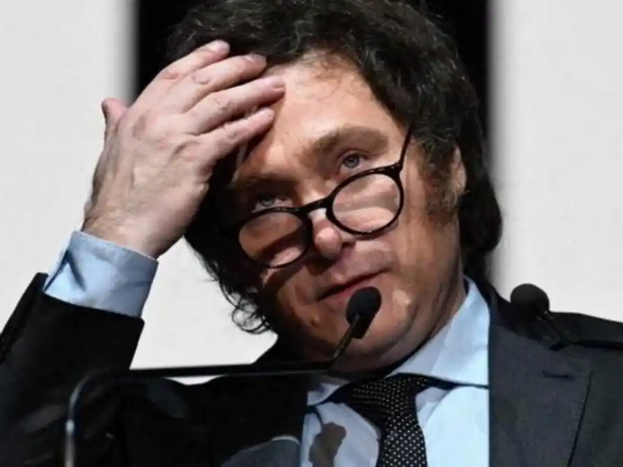 Milei, en su hora más complicada, pero con ventanas abiertas