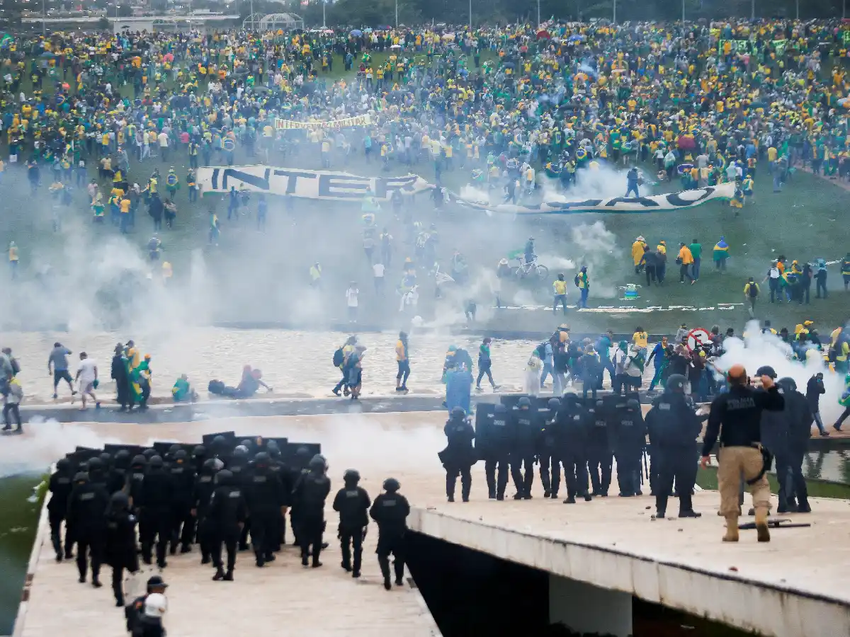 Lula decretó la intervención federal en Brasilia hasta el 31 de enero