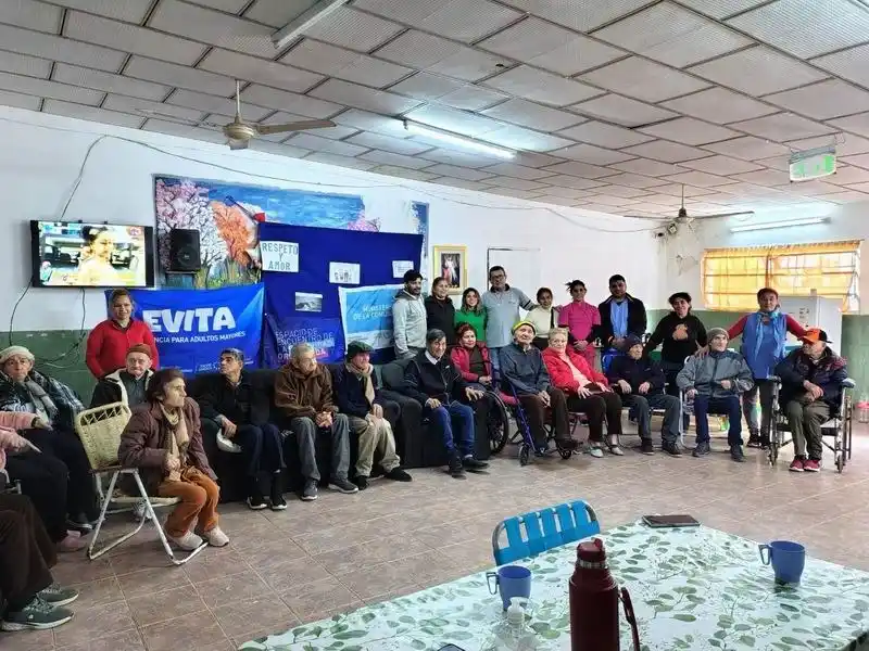 La Dirección de Adultos Mayores trabaja de
forma permanente bajo la premisa del buen trato