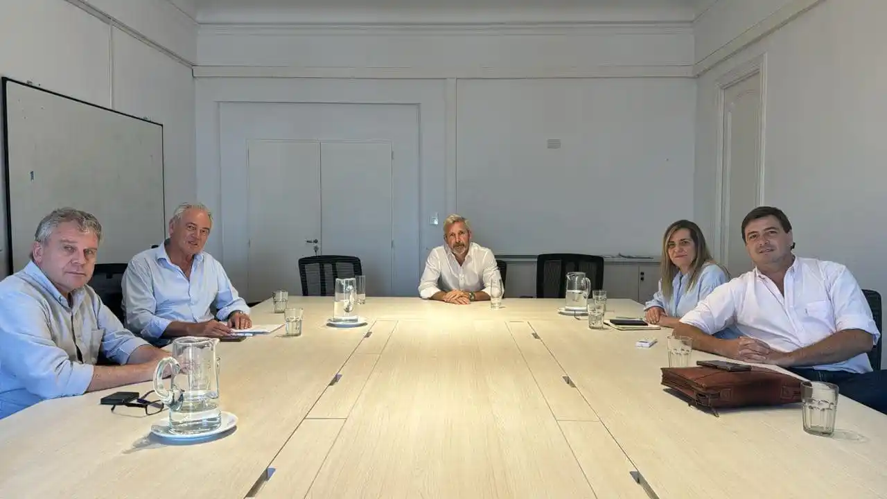Frigerio destacó la aprobación en general de la “Ley Bases” y pidió un plan económico