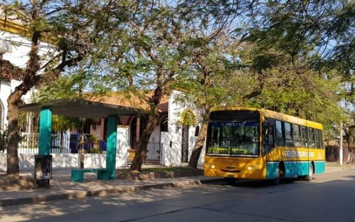 Sin soluciones, continúa el paro de colectivos en Formosa