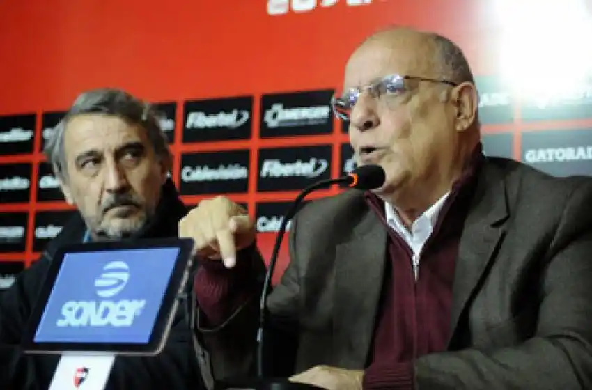 «Bermúdez me dijo que pondría el escudo azul y amarillo si el juez se lo pide»