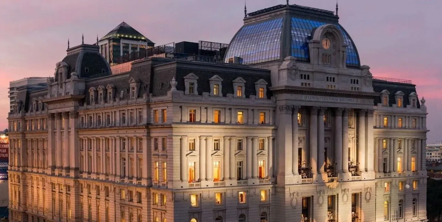 El Centro Cultural Kirchner pasará a llamarse Palacio Libertad.