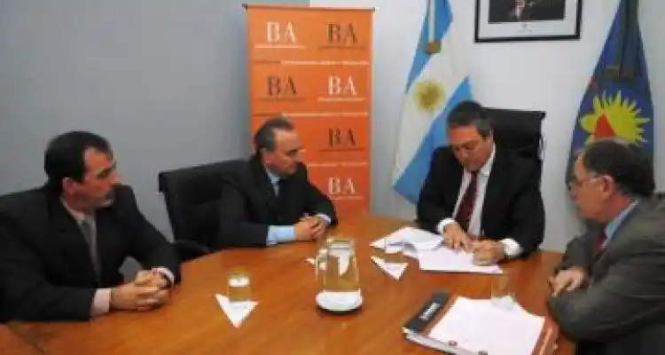 Crédito de 15 millones para el puerto