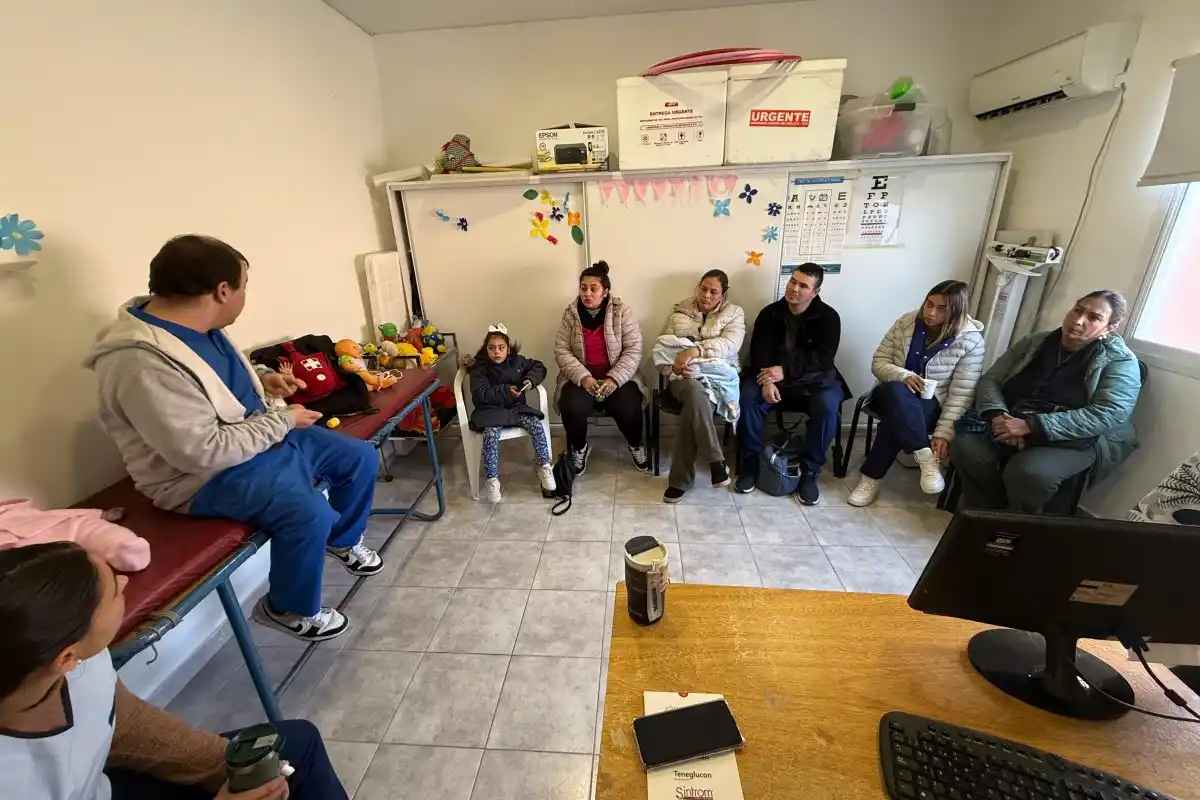 Brindaron un taller de RCP infantil para familias que están por tener un hijo