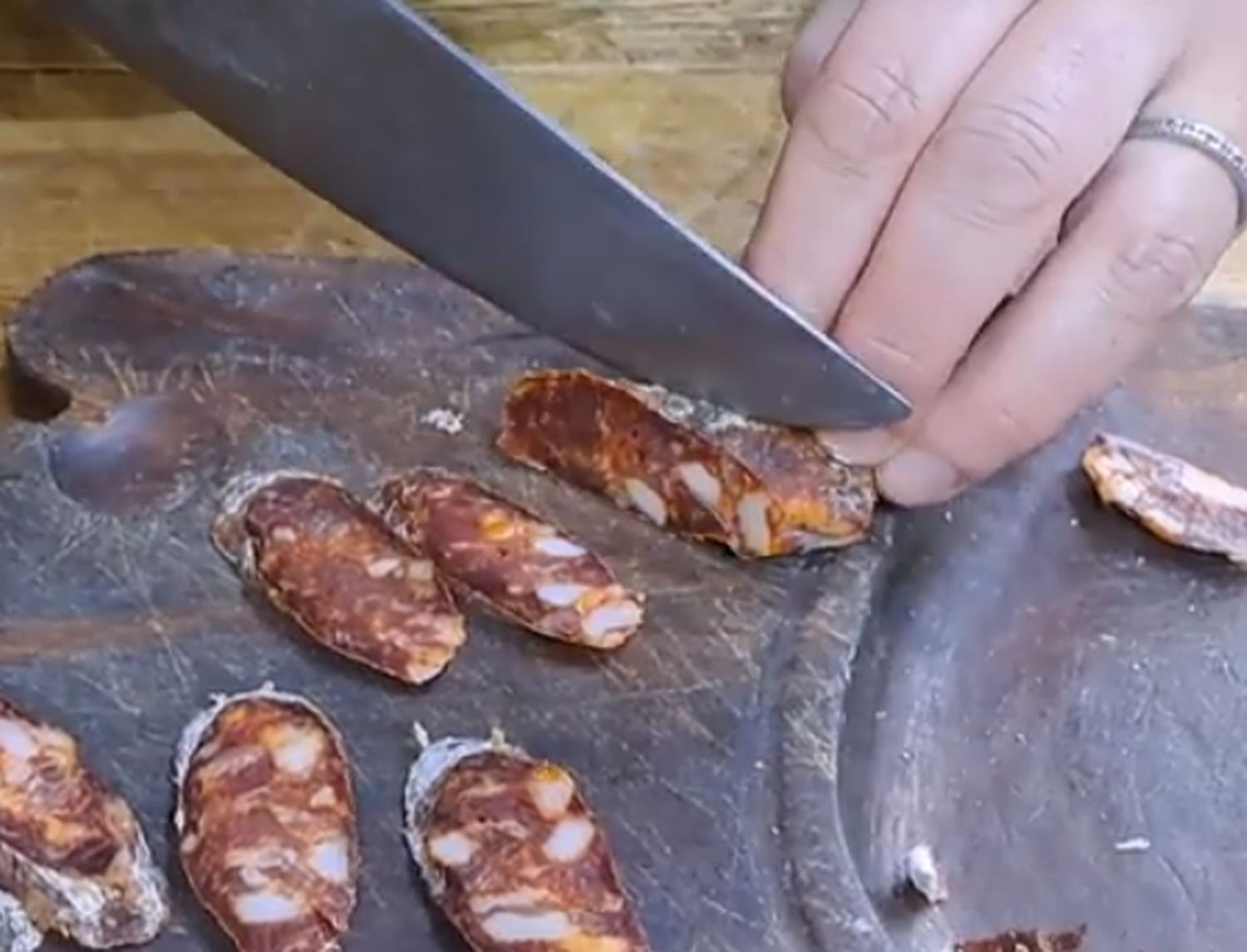 Cuál es el secreto de la chistorra, una de las perlas entre los chacinados de Tandil
