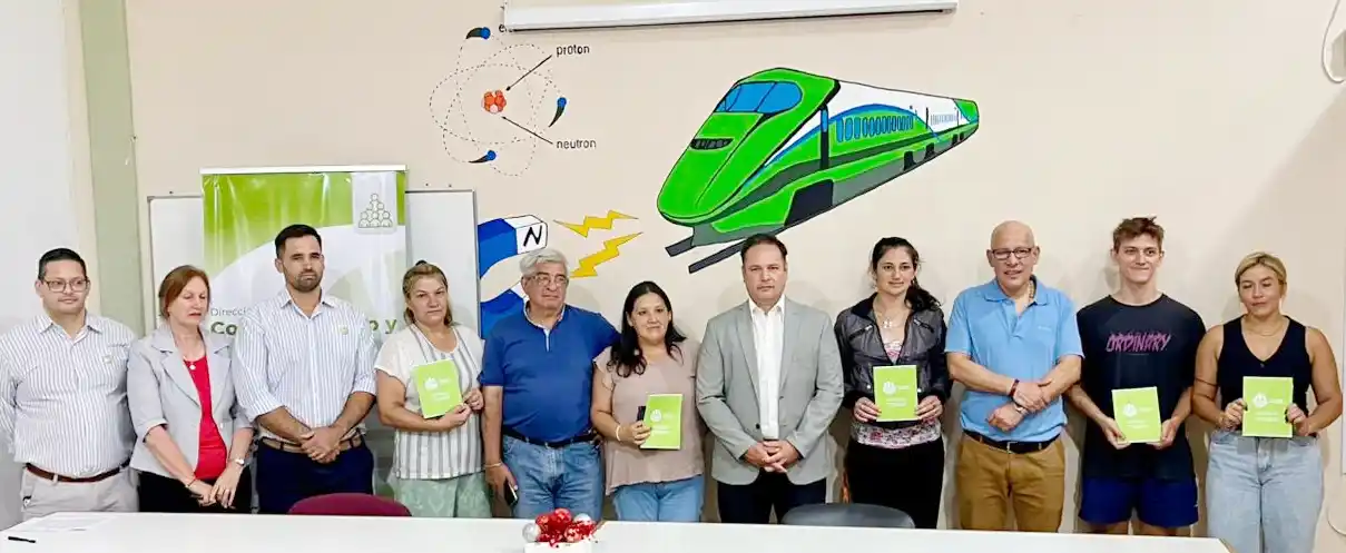 La municipalidad entregó microcréditos a emprendedores de la economía social