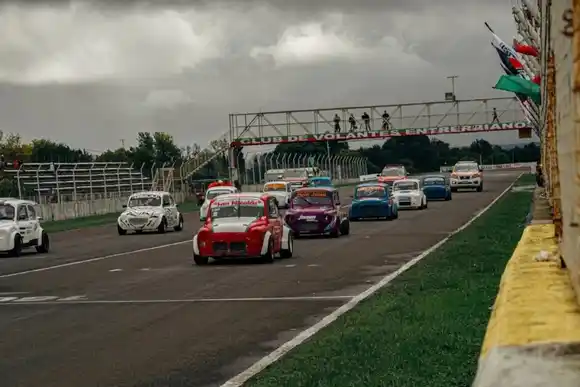 El Car Show corre en Paraná