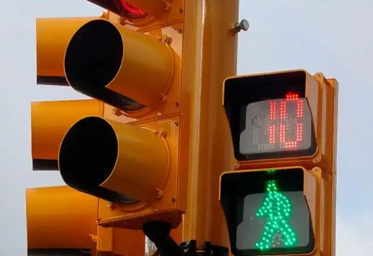 El municipio deberá adjudicar el servicio de mantenimiento de semáforos
