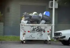 Con la basura en las calles, el Municipio actualizó el cronograma de contenedores