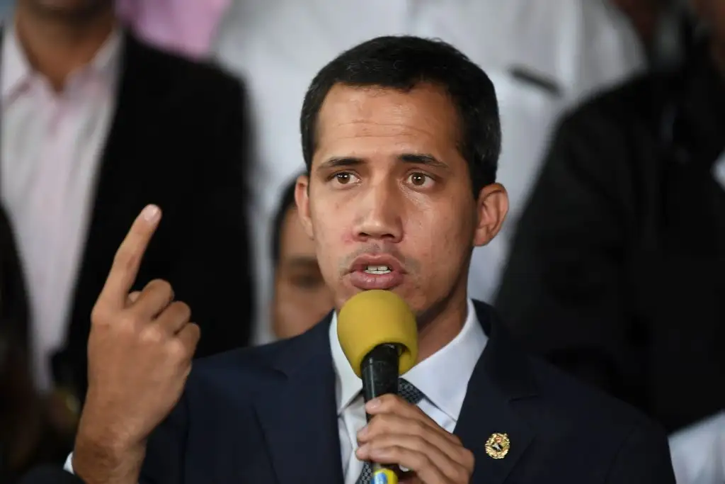 Juan Guaidó llamó a marchar hacia los batallones venezolanos