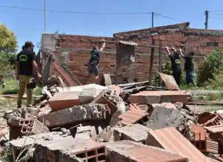Derriban un bunker narco en Mar del Plata y detienen a dos mujeres y un menor