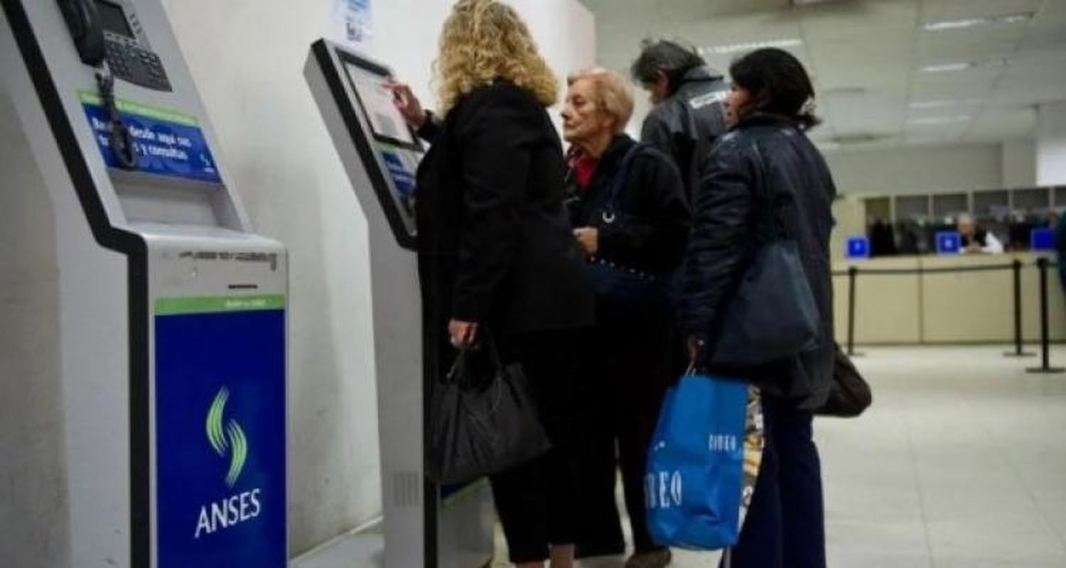 Así queda la jubilación mínima a partir de marzo, con dos bonos en abril y mayo