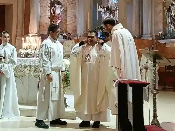 Ariel Gutiérrez fue ordenado sacerdote en una emotiva ceremonia