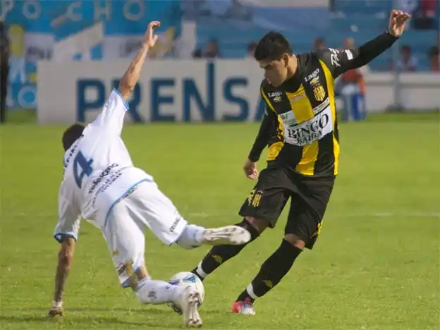 Nacional B: Olimpo recibe a Atlético Tucumán y busca acercarse a Primera
