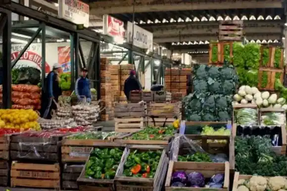 Caída en el consumo de frutas y verduras: los santafesinos volvieron a los "alimentos básicos"