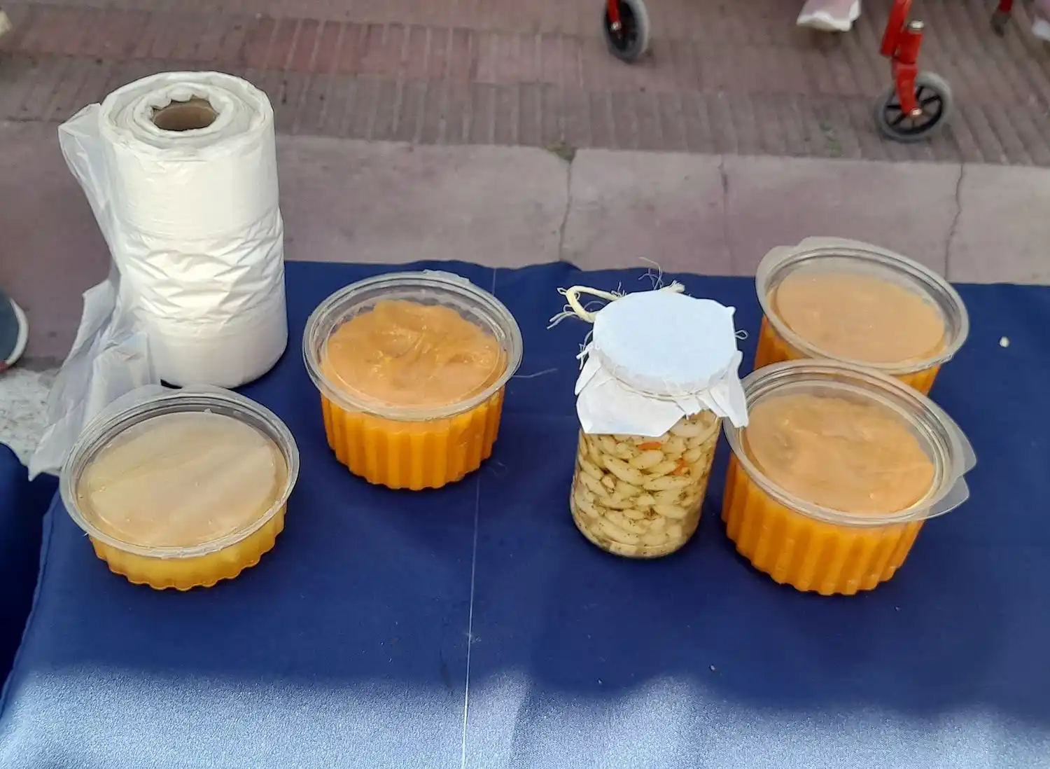 “Lucecitas” realizó una feria con sus producciones