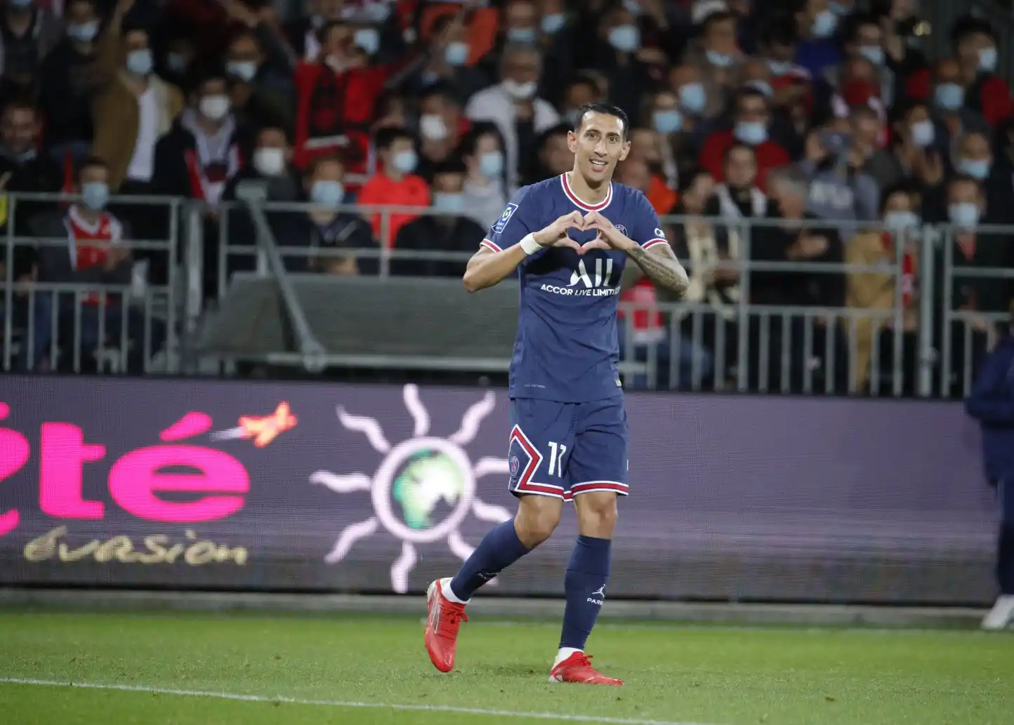 El clásico festejo de Di María.