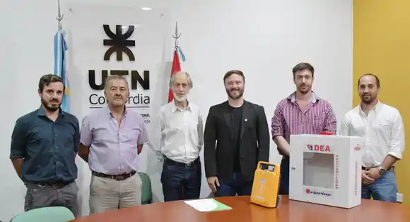La municipalidad hizo entrega de un desfibrilador externo automático a la UTN Concordia