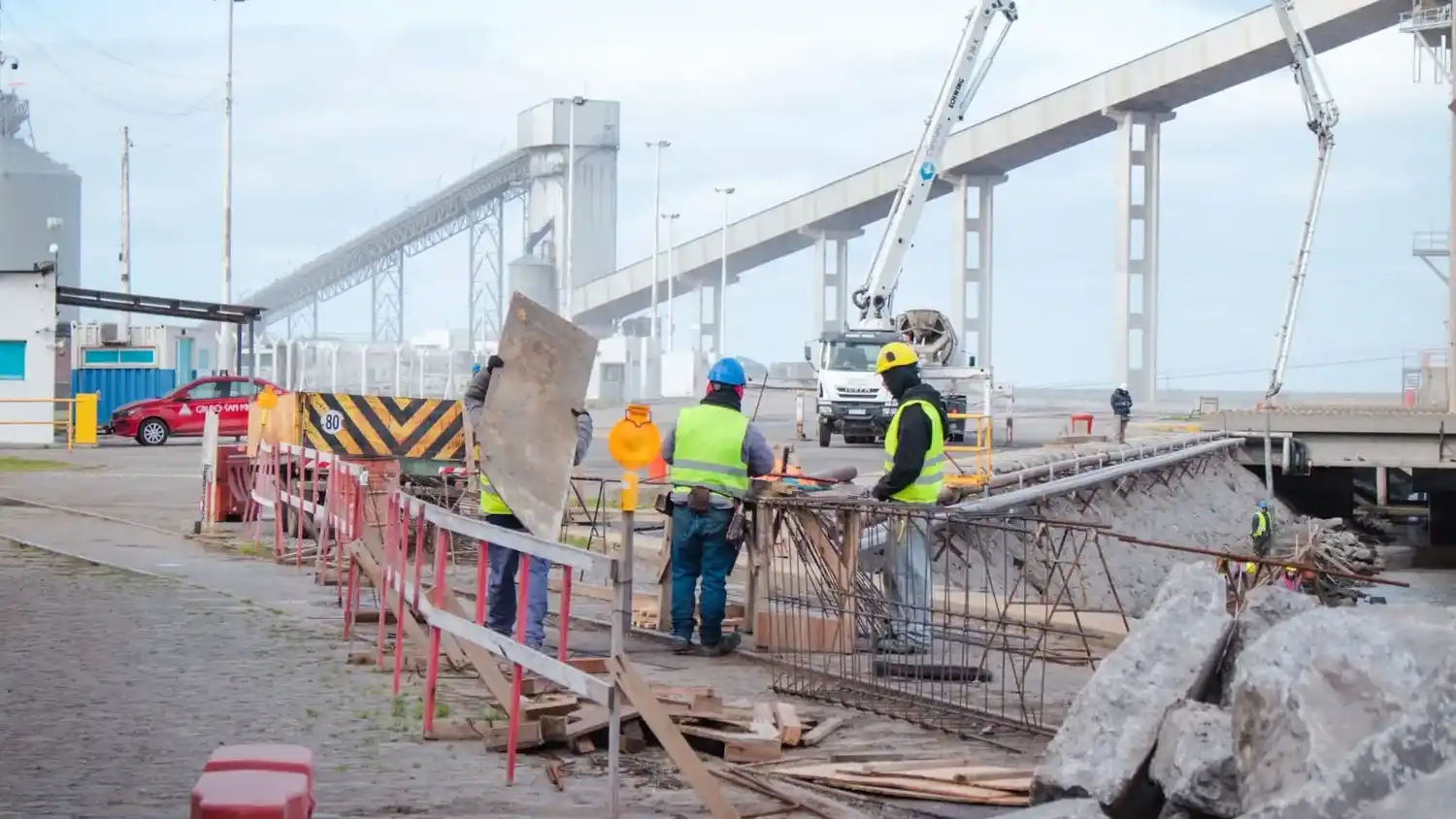 Refuerzo. De la estructura del Sitio 2 de Puerto Quequén