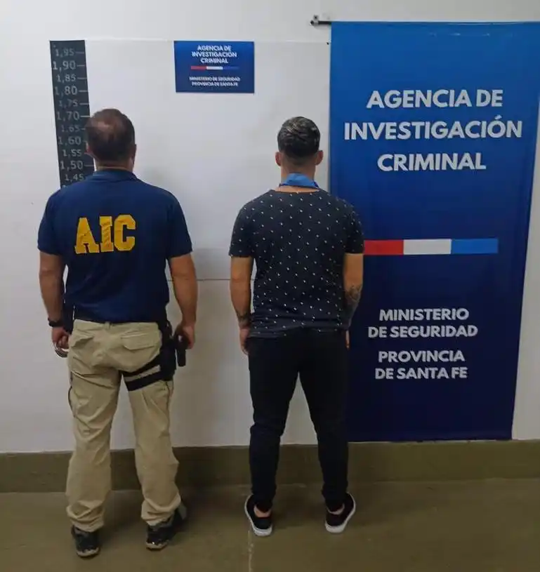 Una pareja fue detenida por las balaceras a comisarías de Rosario