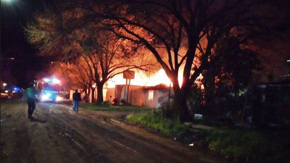 Se incendiaron cuatro casas en una ciudad del centro de la provincia