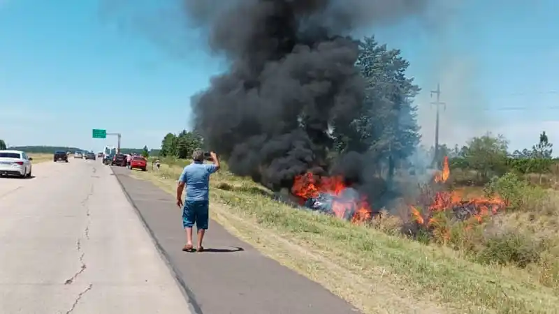 Dos mujeres sufrieron graves heridas tras un terrible vuelco en la Autovía 14