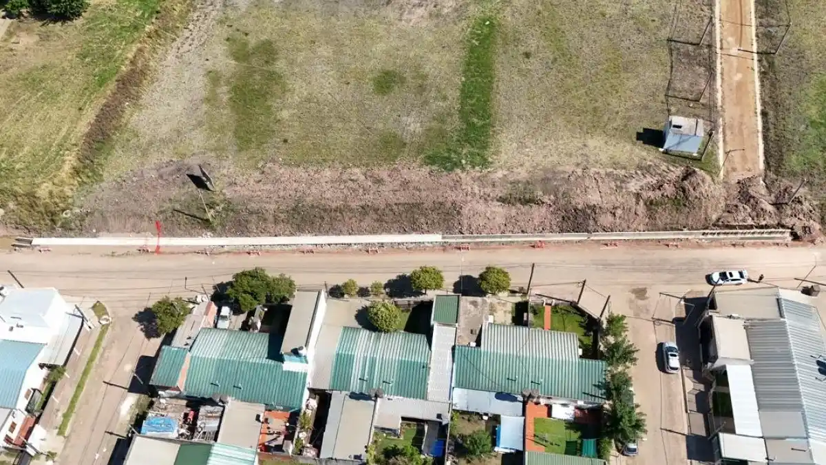 Continúa la construcción del nuevo desagüe pluvial de hormigón en la zona oeste