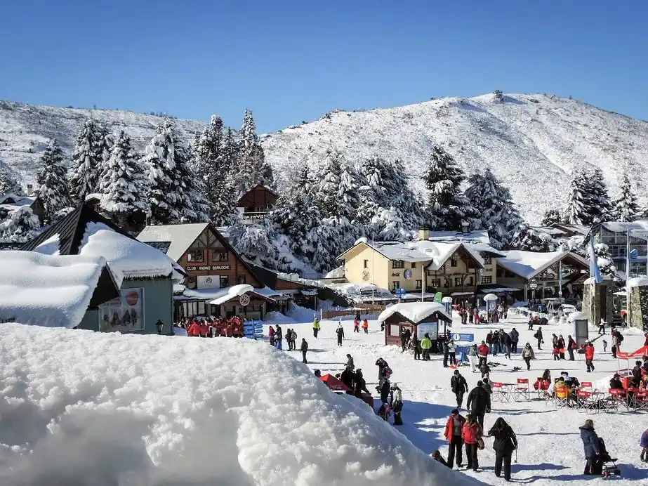 La nieve llegó justo a tiempo a Bariloche para las vacaciones de invierno