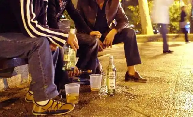Ratifican prohibiciones al expendio de alcohol a menores de edad
