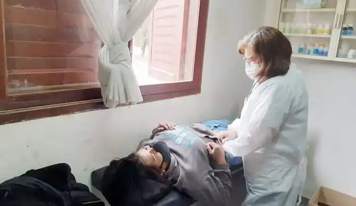 Mantienen servicios médicos al día en colonia originaria