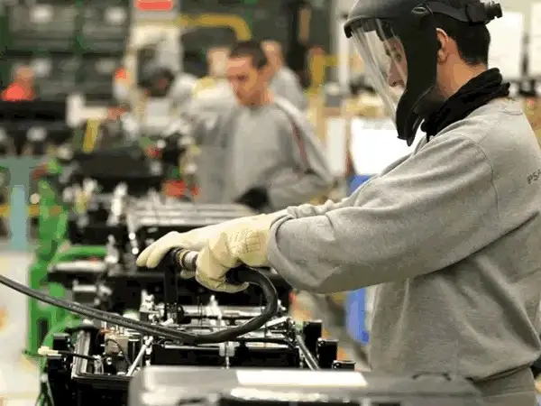 La actividad económica aumentó 7,7 por ciento interanual en abril.