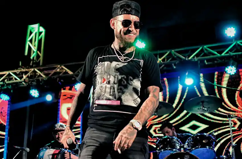 Ulises Bueno vuelve a los escenarios con una doble función en el Rex