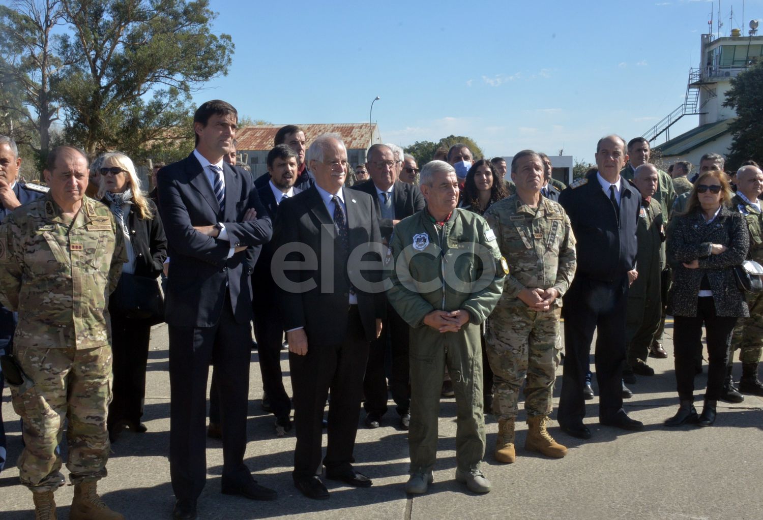 Con la presencia del ministro Taiana, se dejó re-inaugurada la pista de la VI Brigada Aérea