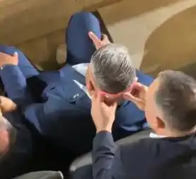 Tapia, transpirando más afuera que adentro de la cancha.