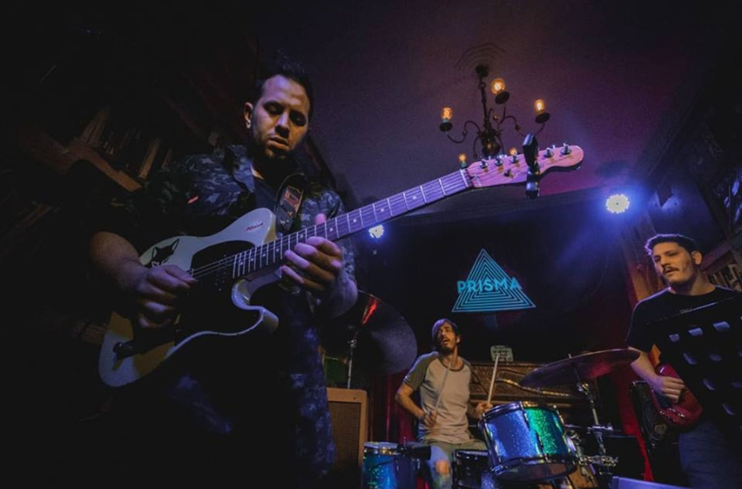 "La guitarra está incorporada a mi vida, es una religión"