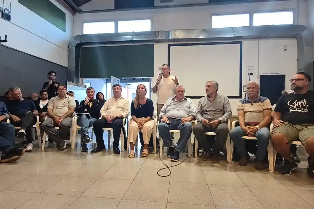 La reunión tuvo como objetivo principal delinear la estrategia de campaña de cara a la elección interna.