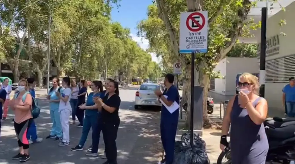 Personal de salud del Hospital Carrasco reclama mayores condiciones de seguridad