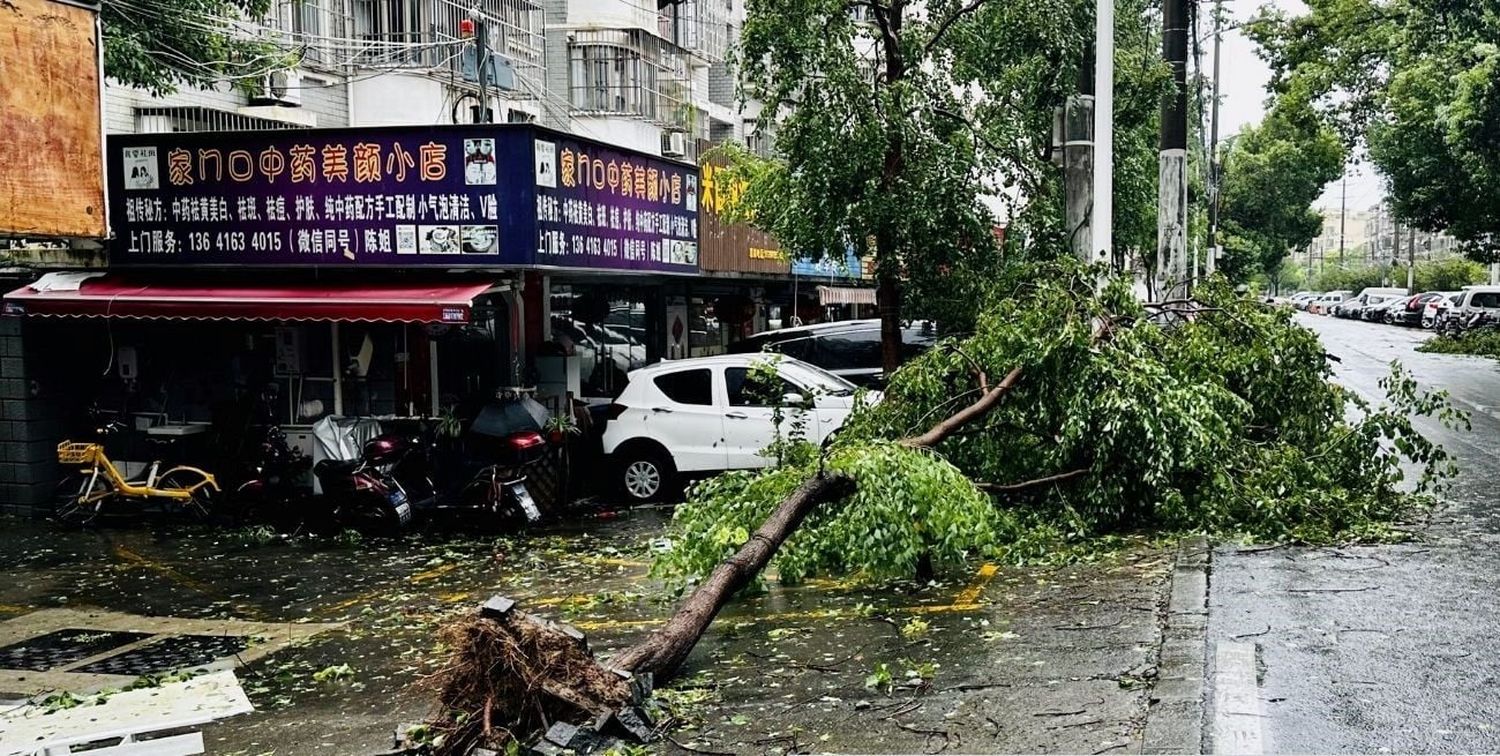 Bebinca, el decimotercer tifón de este año, tocó tierra en Shanghai