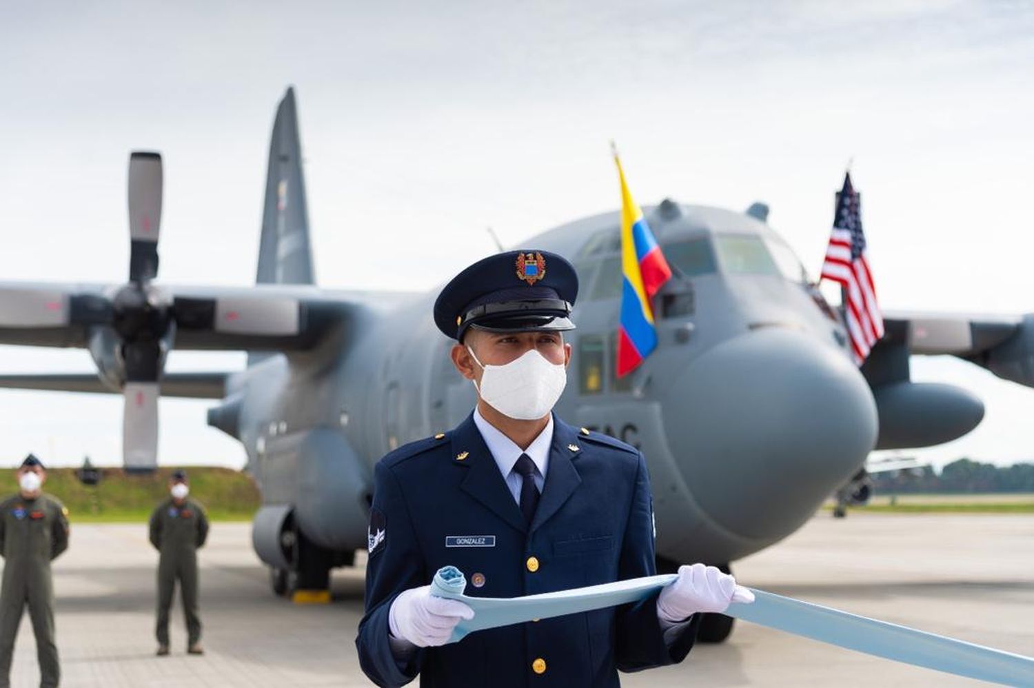 La Fuerza Aérea Colombiana recibió 2 C-130 Hércules donados por EE.UU.