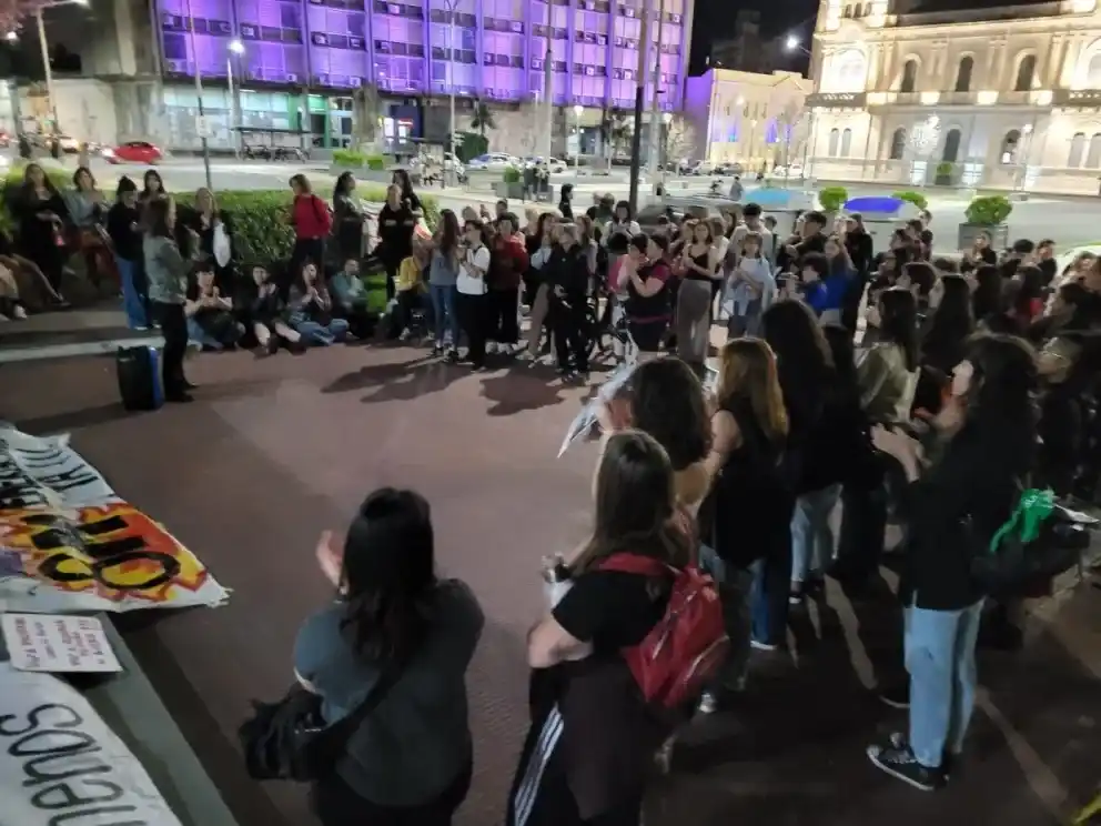 Se replicó en Entre Ríos el pedido de justicia por el triple femicidio en Buenos Aires