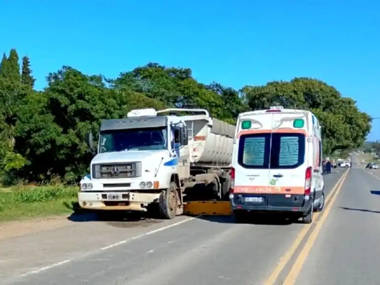 Trágico accidente en Ruta 12: motociclista fallece tras chocar con un camión