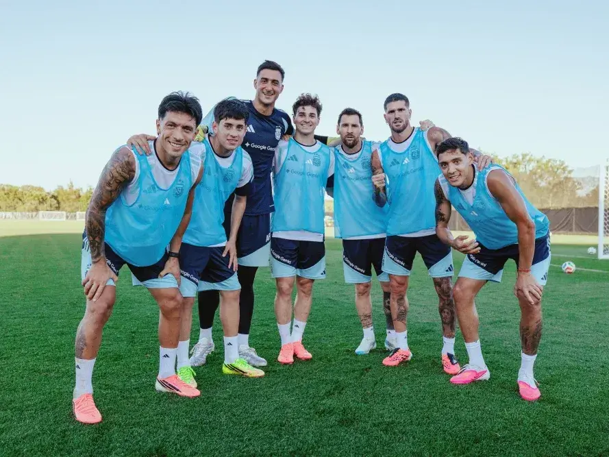 Entrenamiento del jueves de la Scaloneta. Foto:AFA