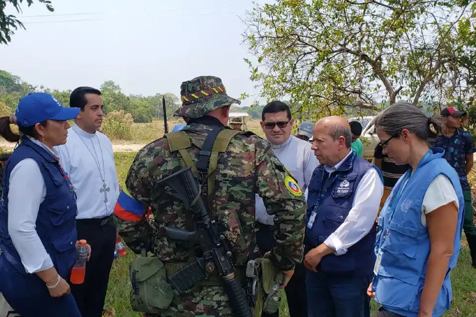 LIBERAN a cuatro venezolanos secuestrados por las FARC  