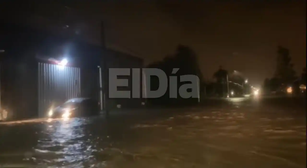 Video: La tormenta provocó un nuevo anegamiento en varias calles de la ciudad