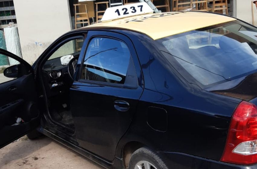Golpean y asaltan a un taxista en el barrio Libertad