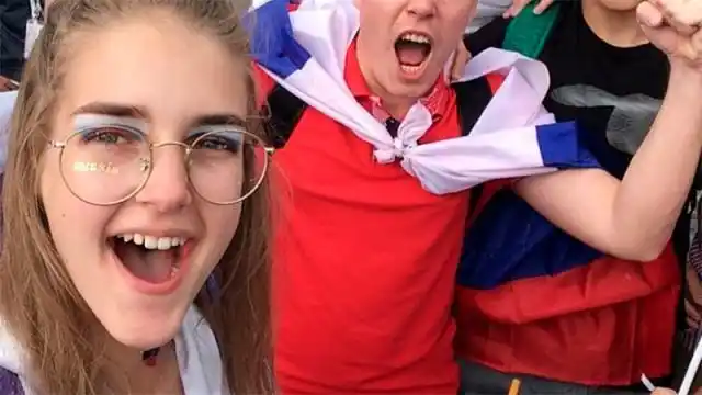 Habló la joven rusa que fue humillada por un hincha argentino